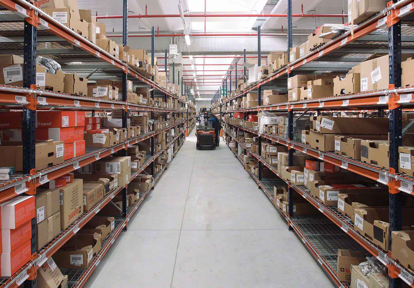 开云官方网站·开云KaiYyun登陆入口-开云(中国)智慧安全用电-仓库库房方案